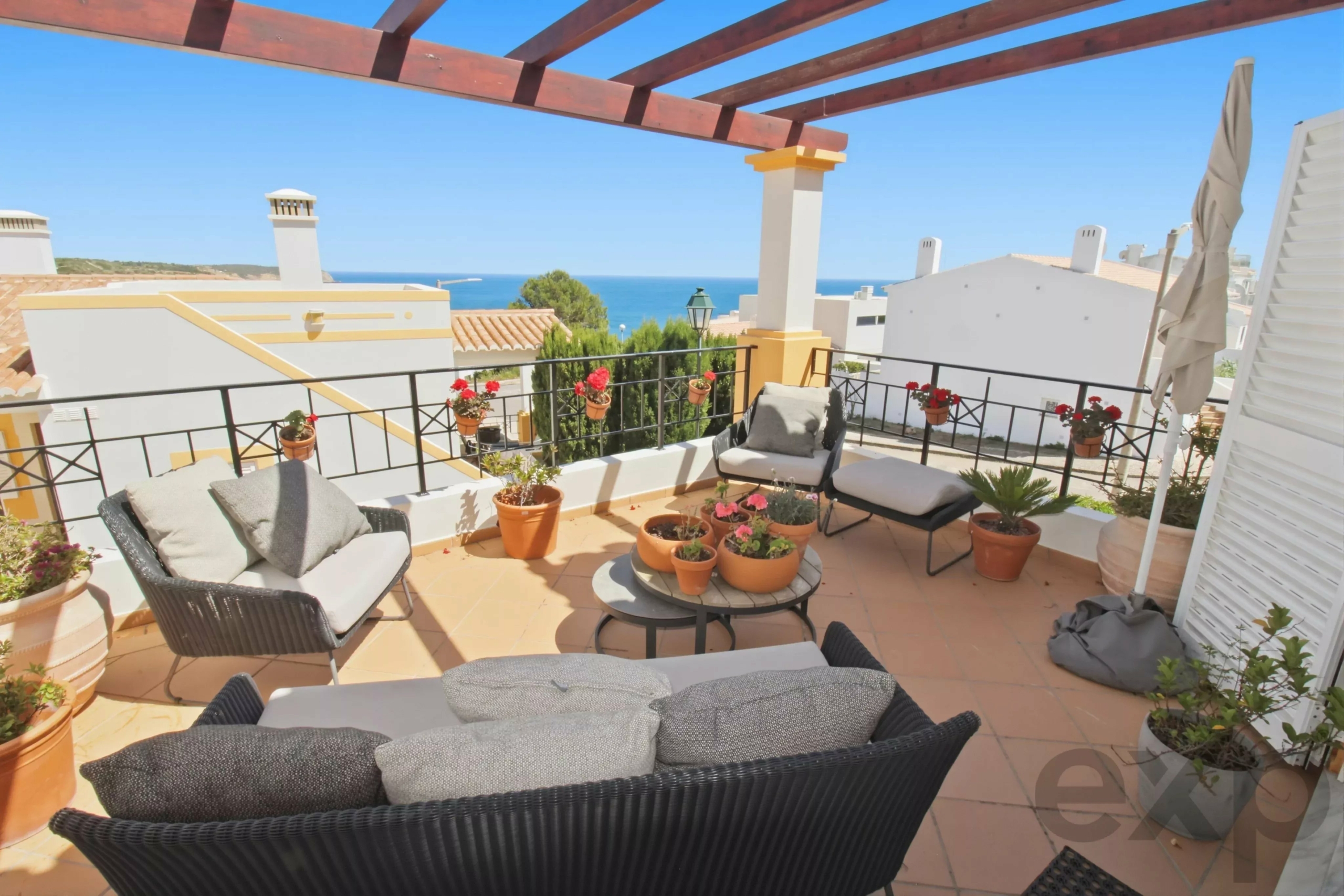 Beautiful 3-townhouse next to the beach with spectacular ocean views.