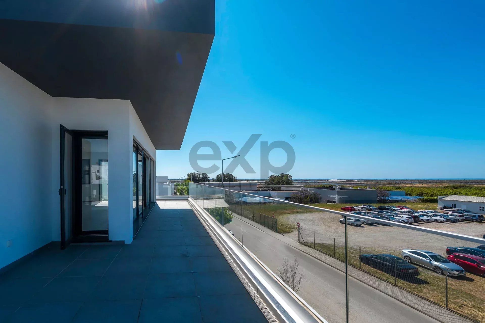 Contemporary Newly Built T6 Villa by Tavira Waterfront