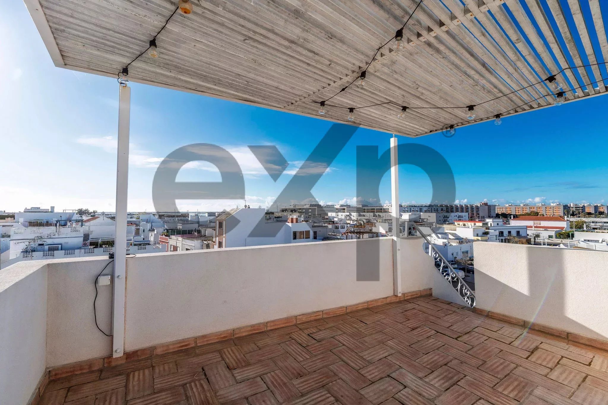 Stunning Large Townhouse in the Heart of Olhão