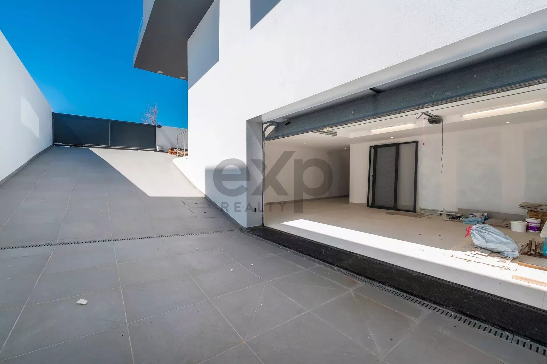 Contemporary Newly Built T6 Villa by Tavira Waterfront