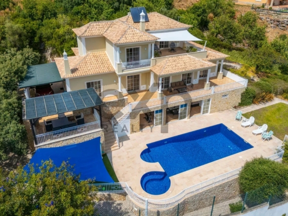 Four bedroom villa with open views and pool in São Bras de Alportel, Algarve