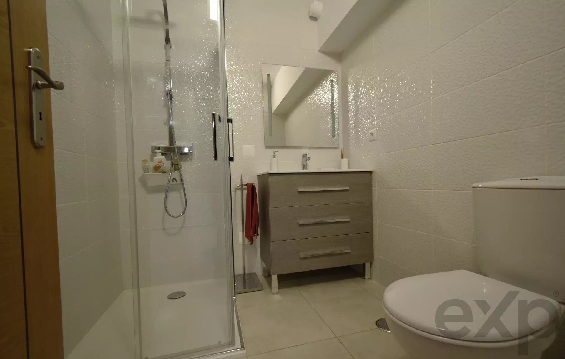3-bedr. house + 1-bedr. annex, swimming pool and garage,