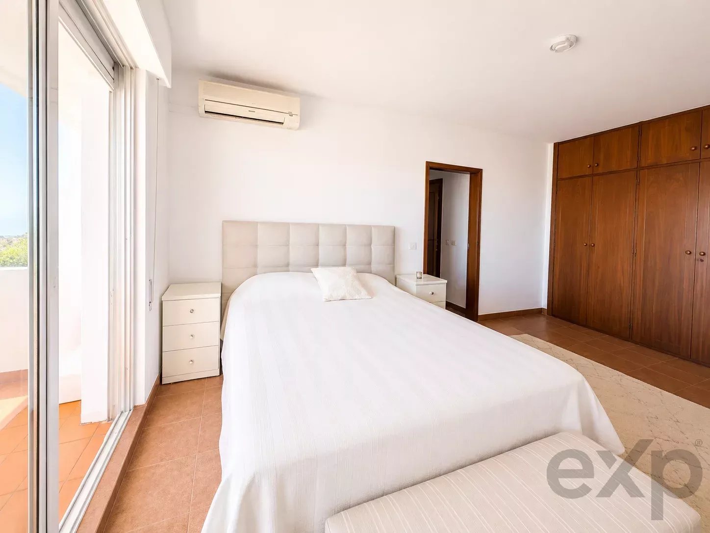 Elegant 3-Bedroom Apartment with Stunning Views over the Ria Formosa