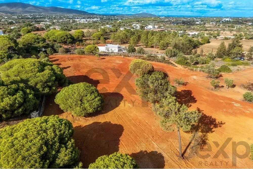 Investment Opportunity – Urban Land with Ruin and Rustic with panoramic sea views in Olhão