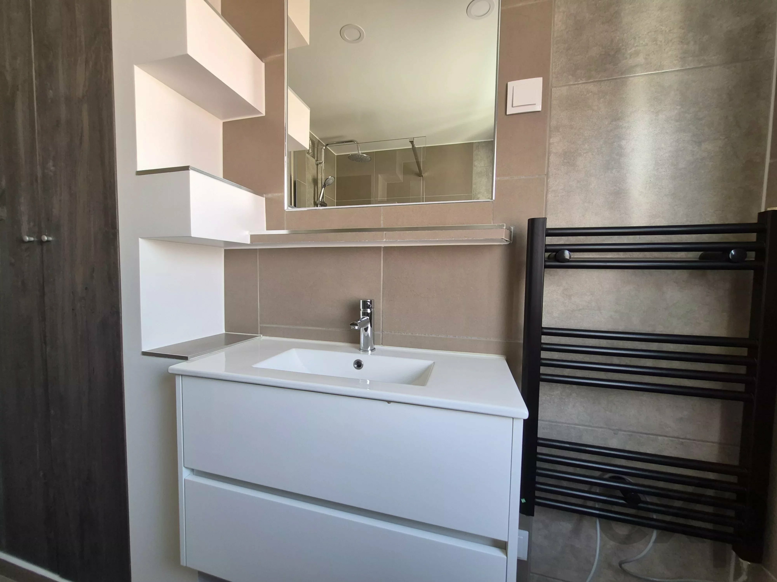 New house, 2 bedrooms, large patio, Alvor center
