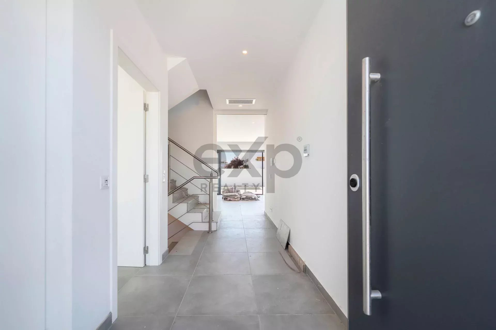 Contemporary Newly Built T6 Villa by Tavira Waterfront