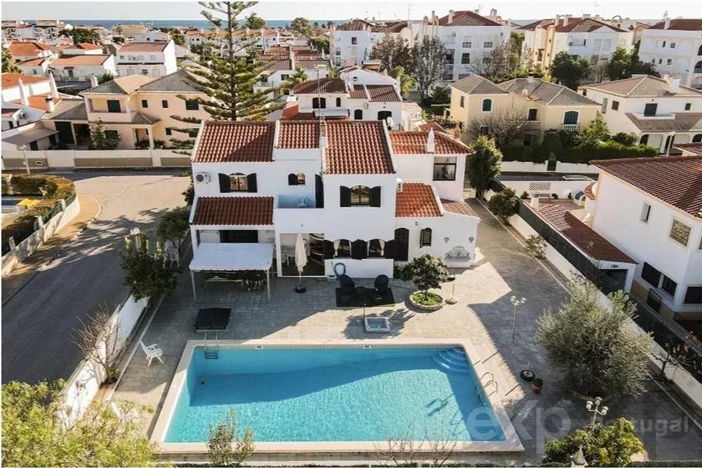 Moradia independente T5 com grande piscina em Altura, Tavira, Portugal