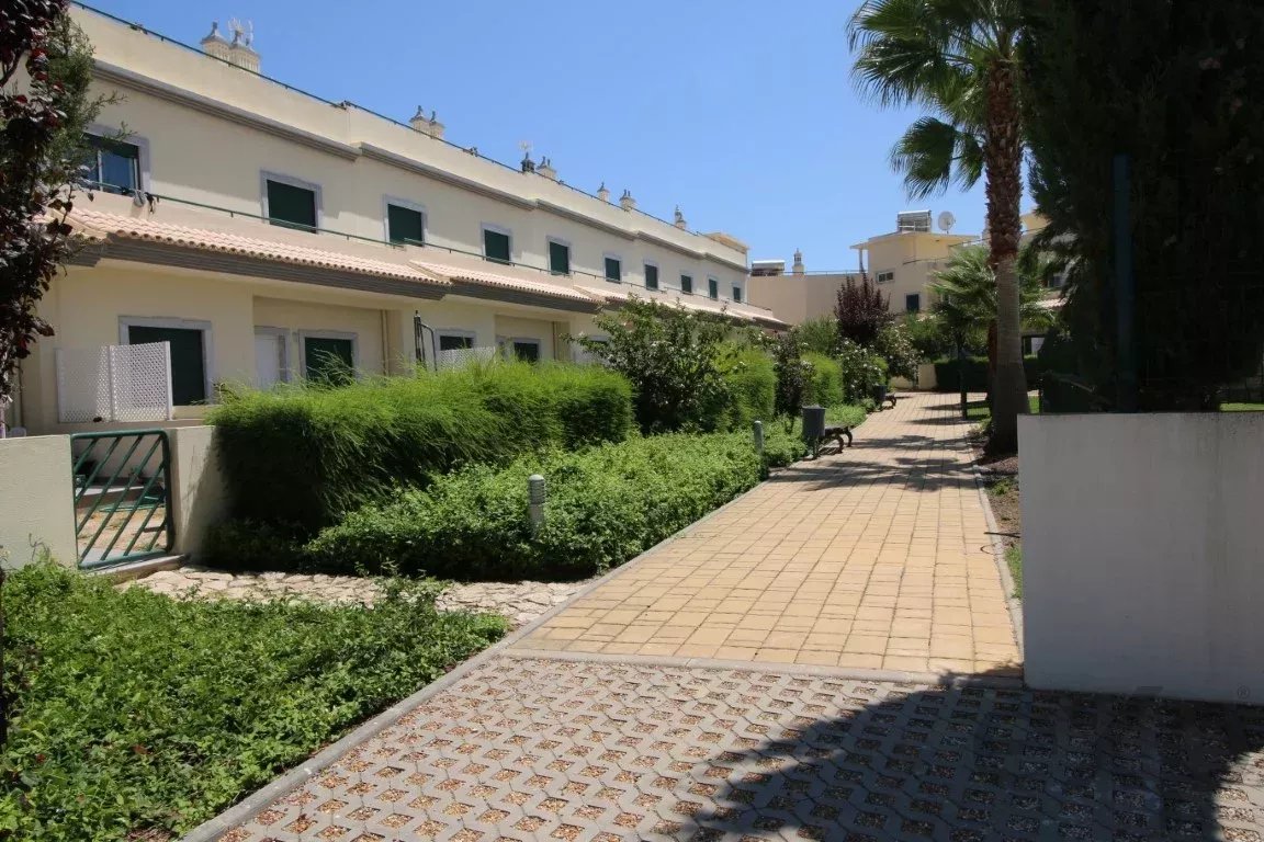 Fuseta – T4 Housing in Condominium