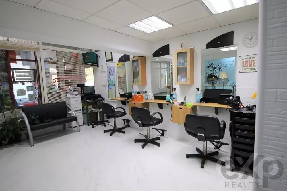 Store for sale in Cabanas shopping center