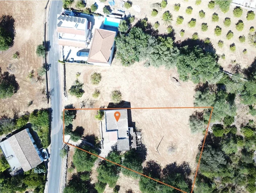 Detached 3-Bedroom House with Courtyard and Land in Bordeira, Faro, Algarve, Portugal