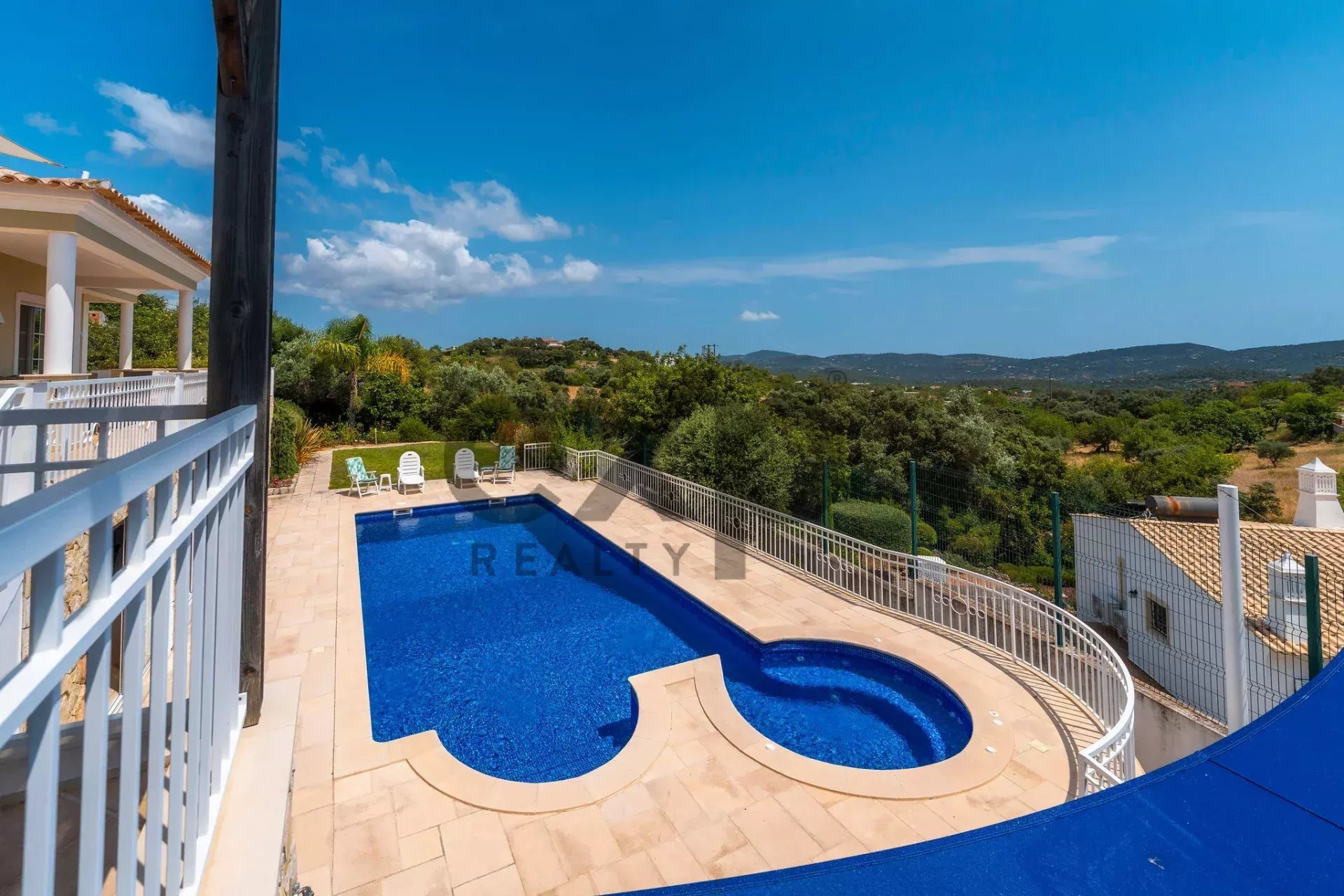 Four bedroom villa with open views and pool in São Bras de Alportel, Algarve