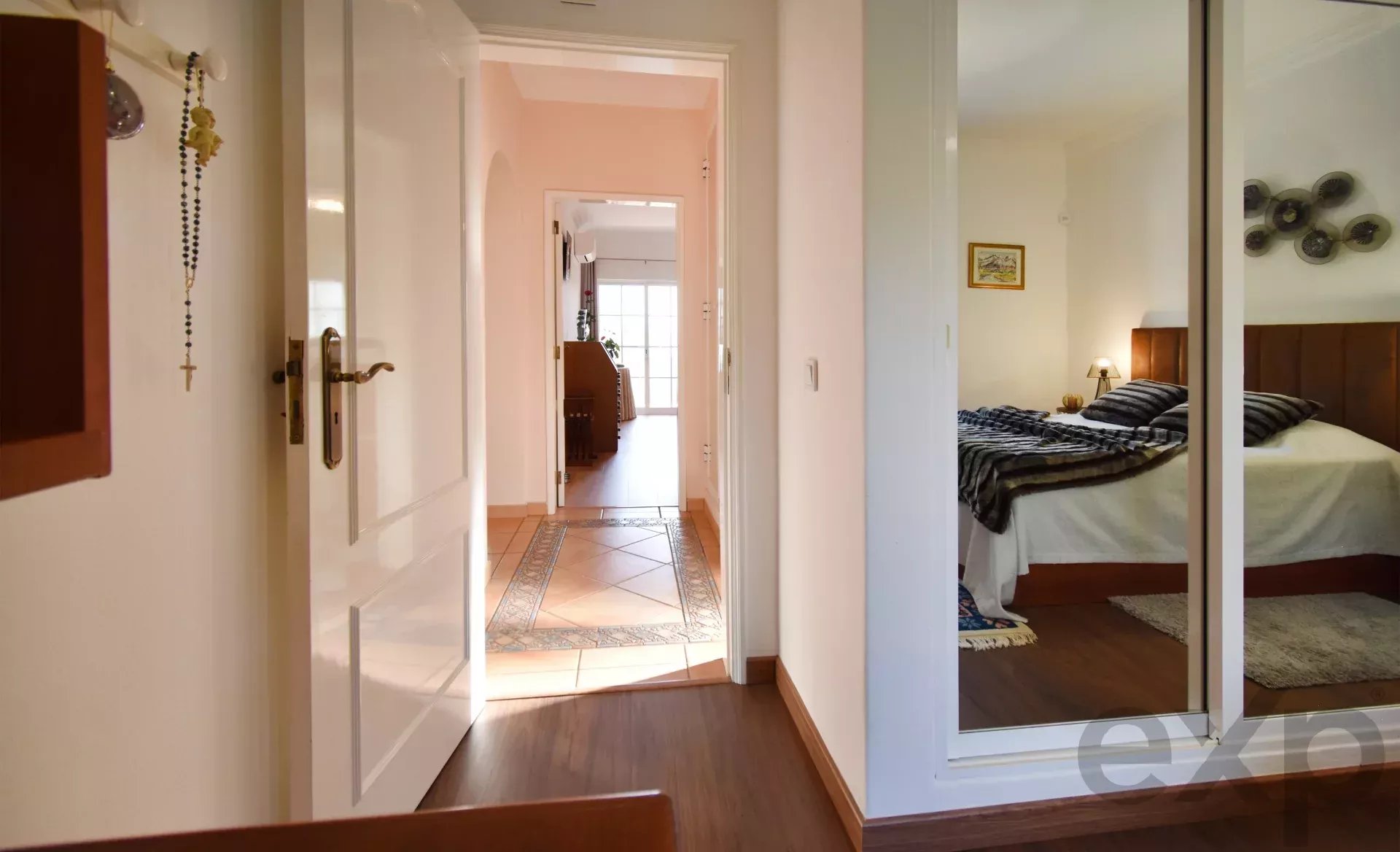 3-bedr. house + 1-bedr. annex, swimming pool and garage,