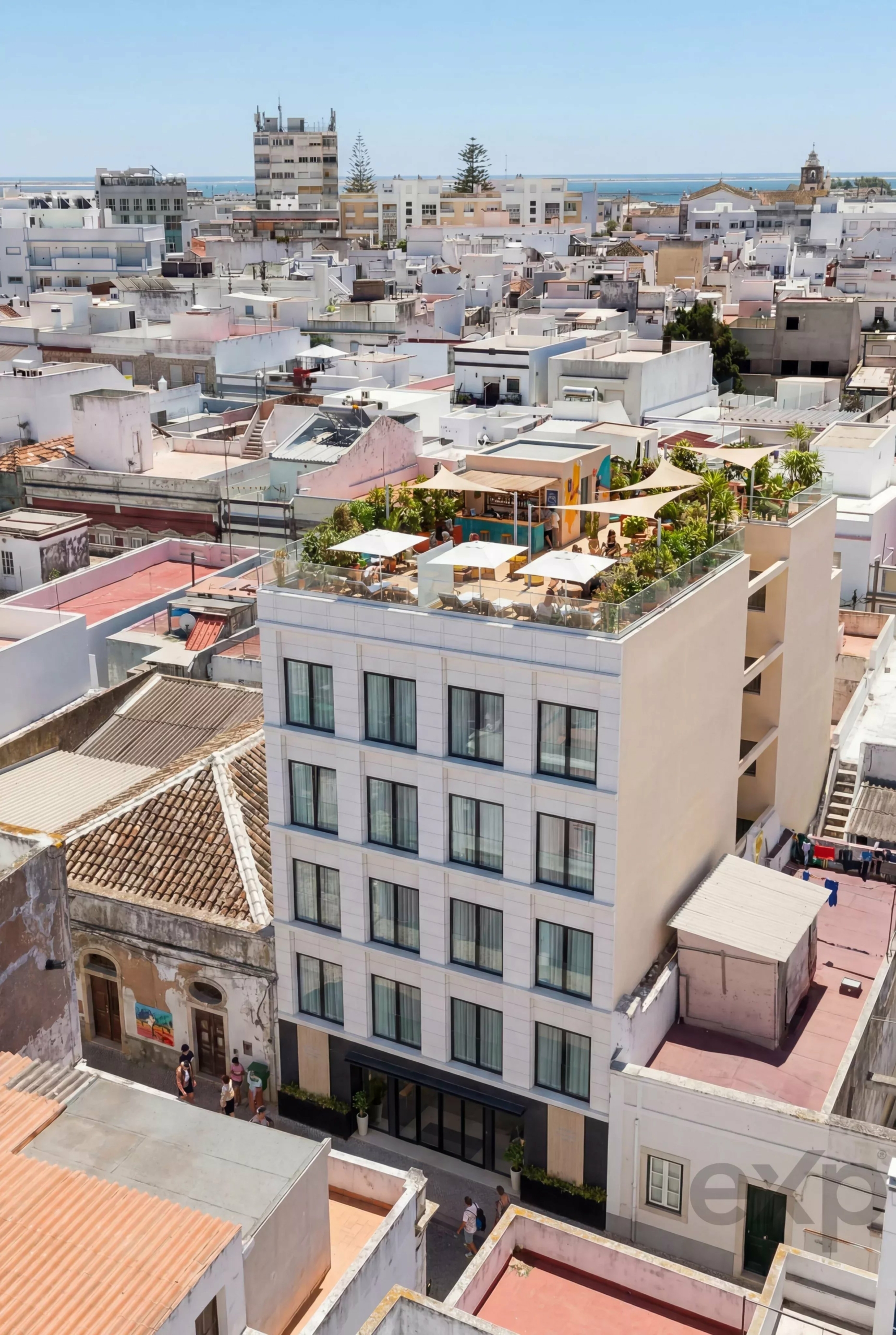 Immeuble à l’âme de l’Algarve : 357 m² au centre d’Olhão avec faisabilité pour 5 étages