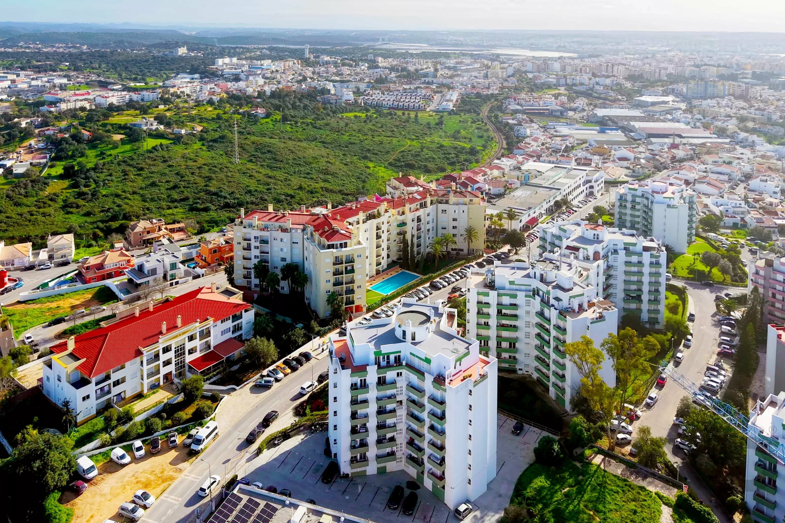 Penthouse exclusif de 3 chambres avec terrasse privée de 119 m², vue mer Portimão et Alvor, et vues panoramiques