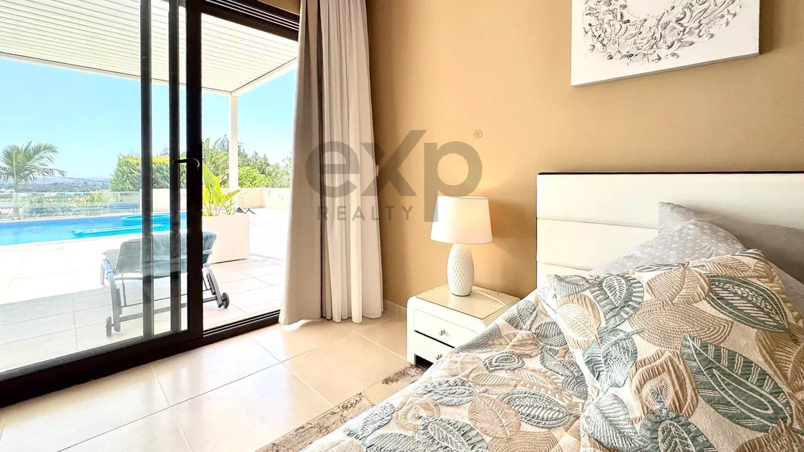 Luxury 4-bedroom villa of 437 m² with swimming pool – Mexilhoeira Grande, Portimão