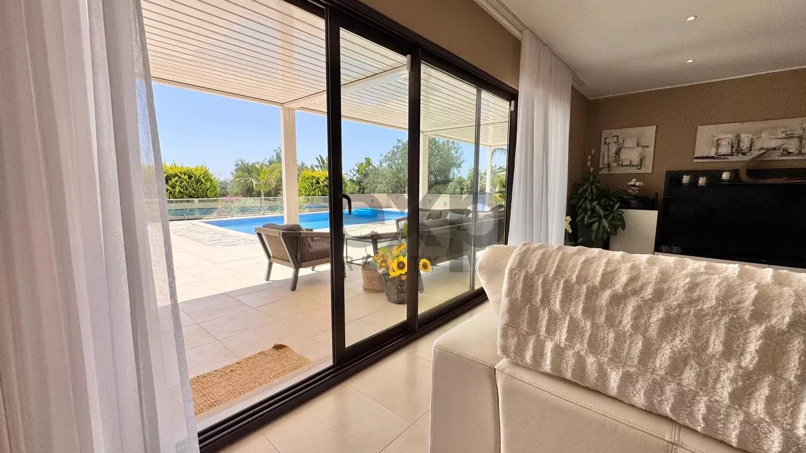Luxury 4-bedroom villa of 437 m² with swimming pool – Mexilhoeira Grande, Portimão