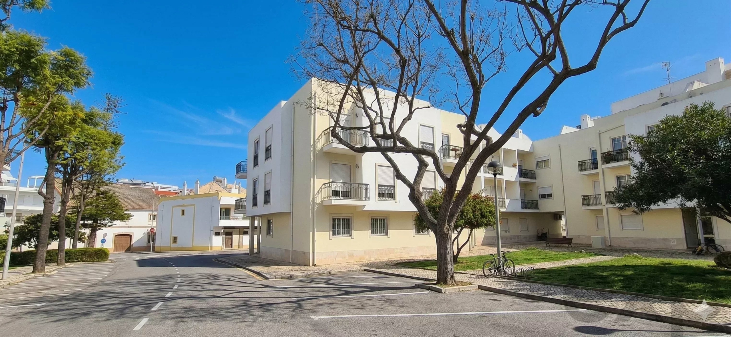 3-bedroom with private terrace – downtown Tavira