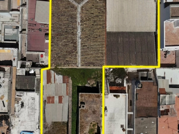 Immeuble à l’âme de l’Algarve : 357 m² au centre d’Olhão avec faisabilité pour 5 étages