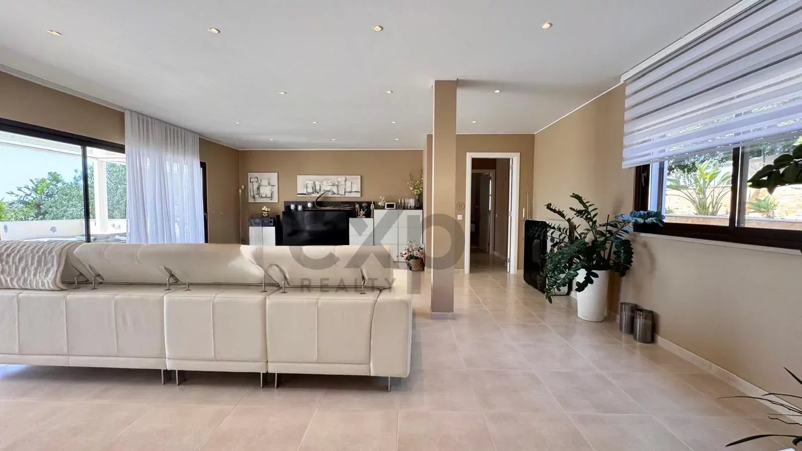 Luxury 4-bedroom villa of 437 m² with swimming pool – Mexilhoeira Grande, Portimão