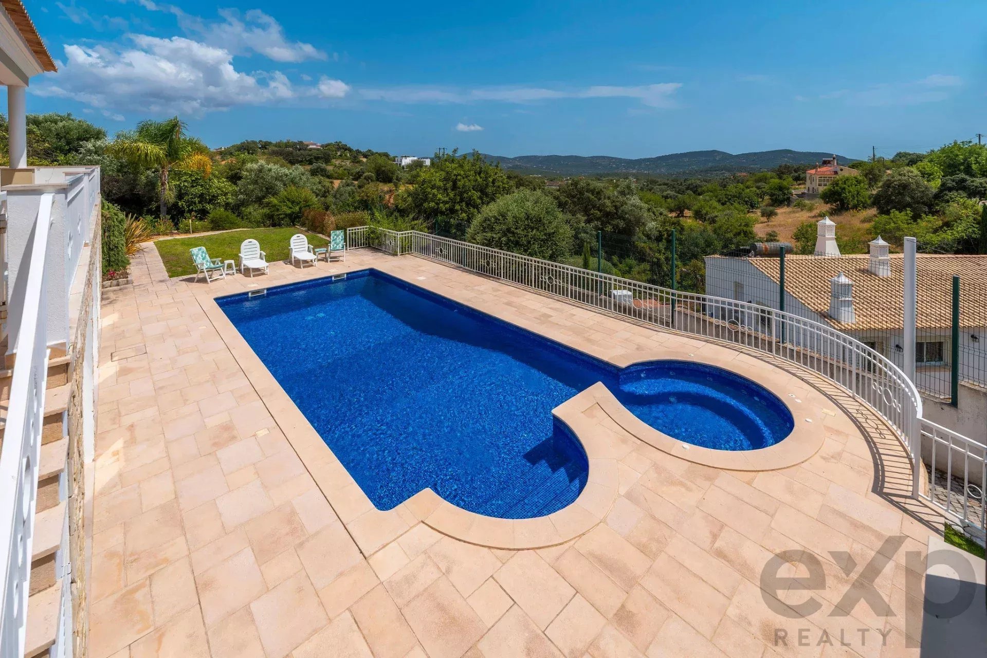 Four bedroom villa with open views and pool in São Bras de Alportel, Algarve