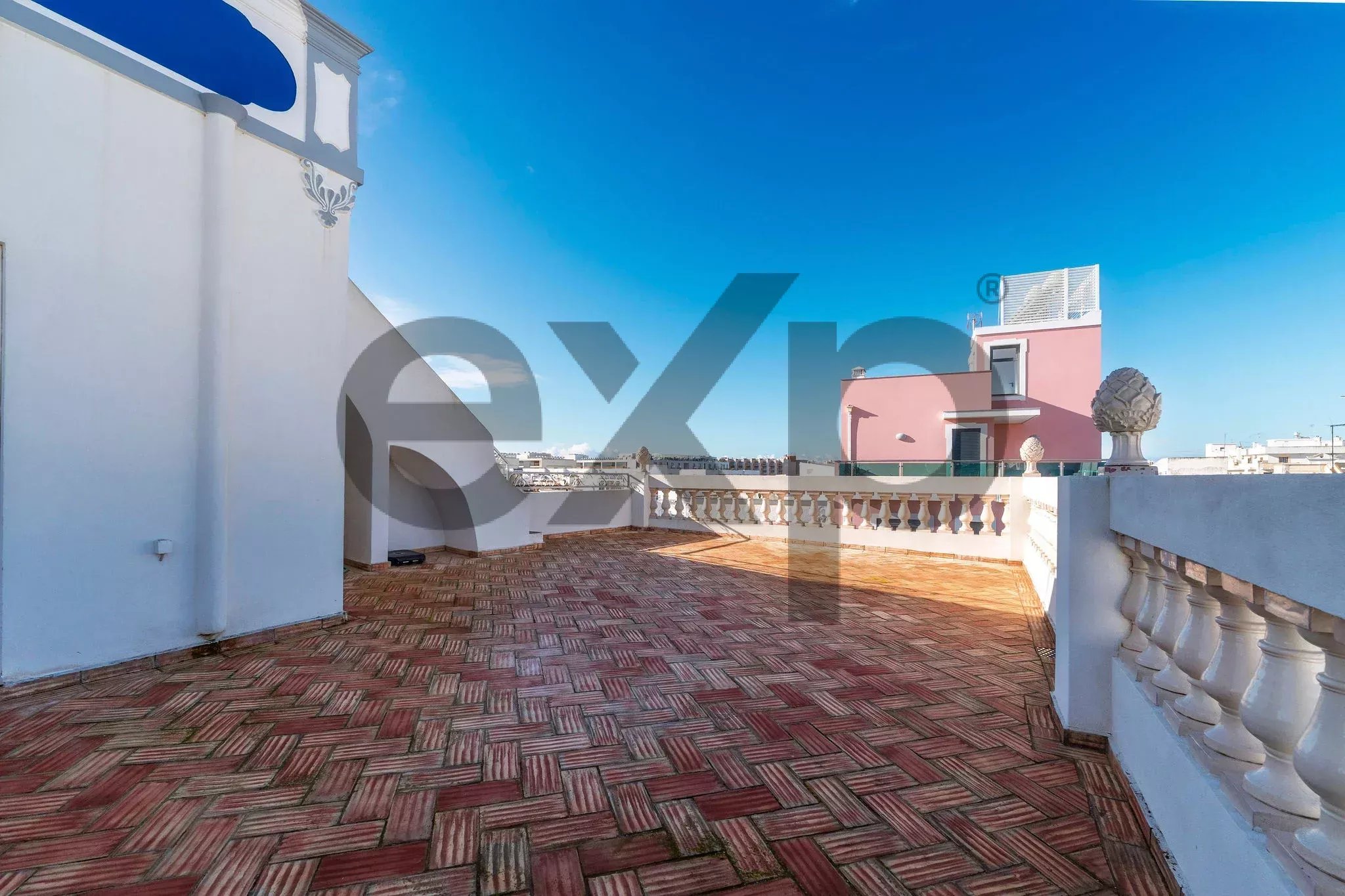Stunning Large Townhouse in the Heart of Olhão