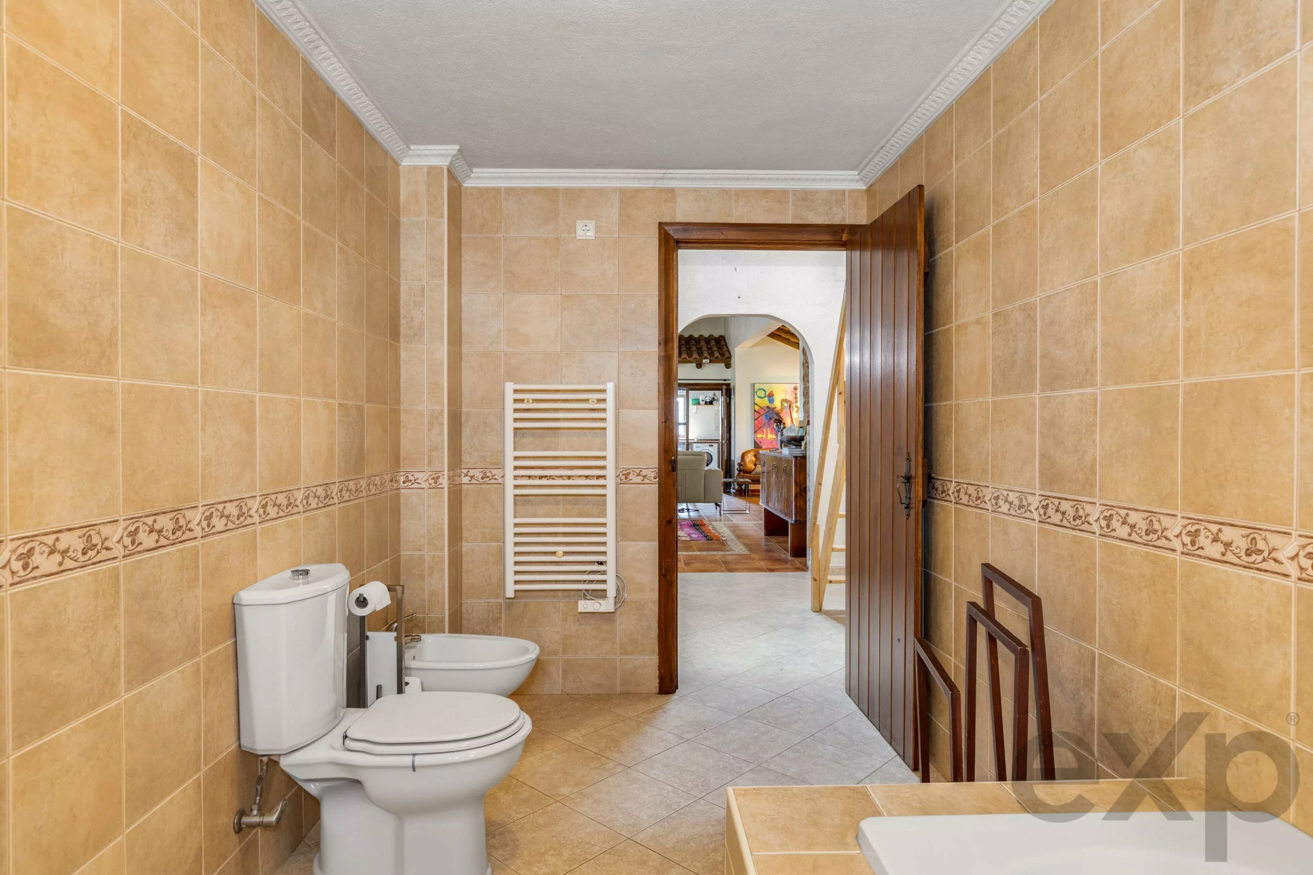 Beautiful Family Home with Equestrian Facilities Set in 2.3 hectares