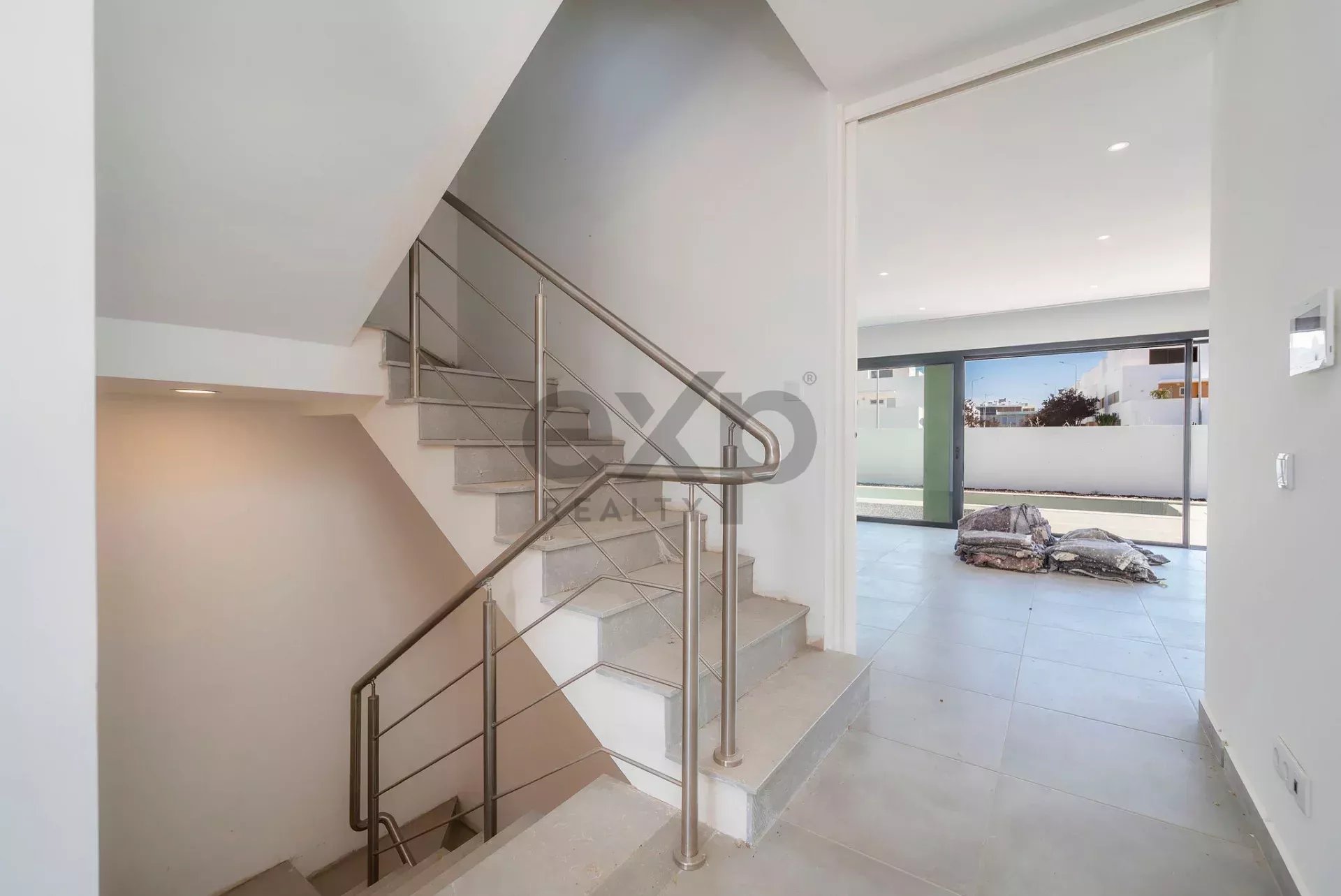 Contemporary Newly Built T6 Villa by Tavira Waterfront