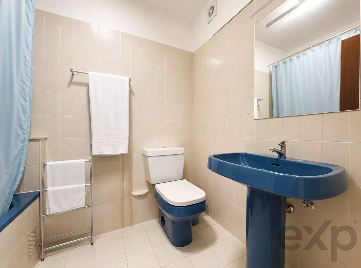 Elegant 3-Bedroom Apartment with Stunning Views over the Ria Formosa