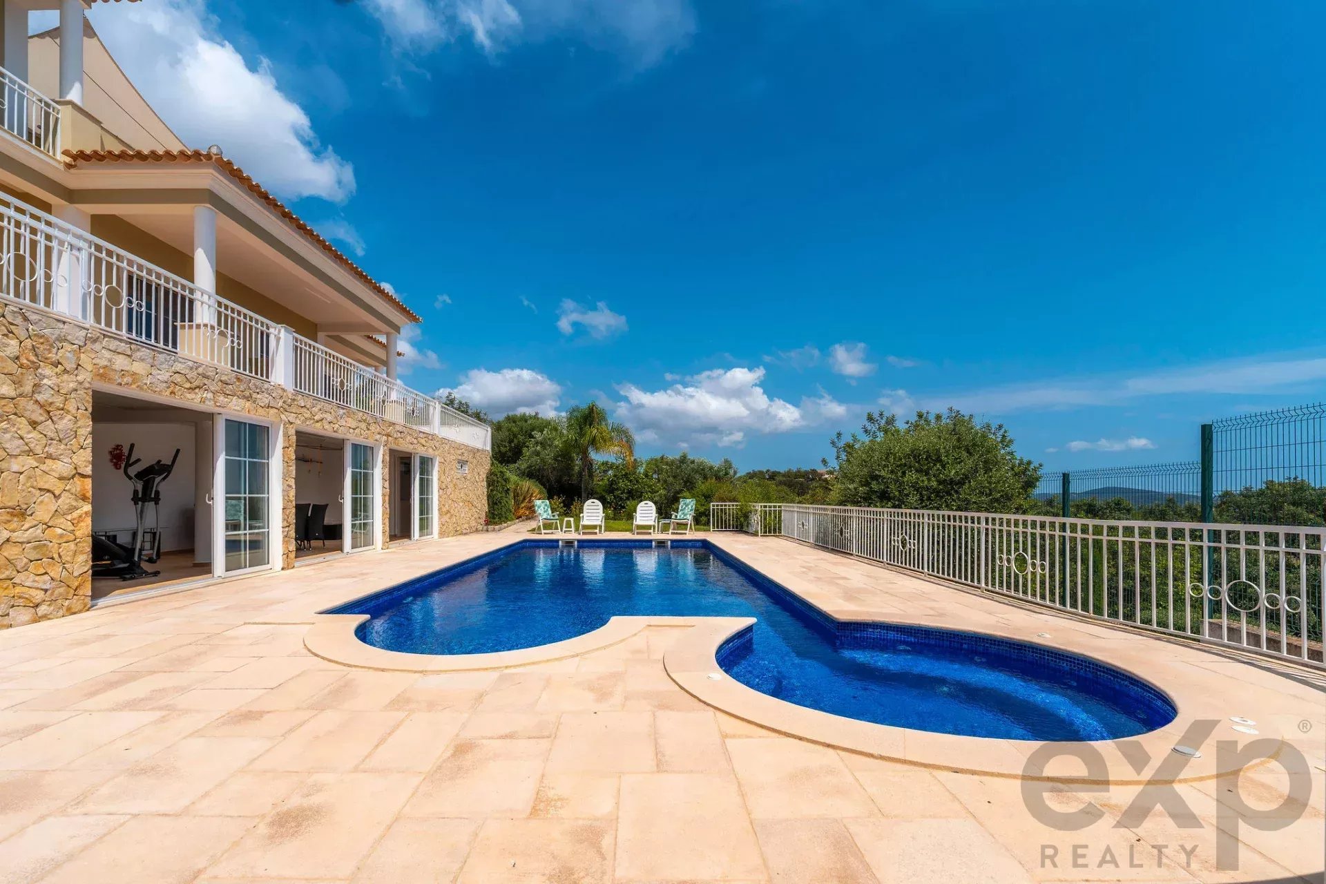 Four bedroom villa with open views and pool in São Bras de Alportel, Algarve