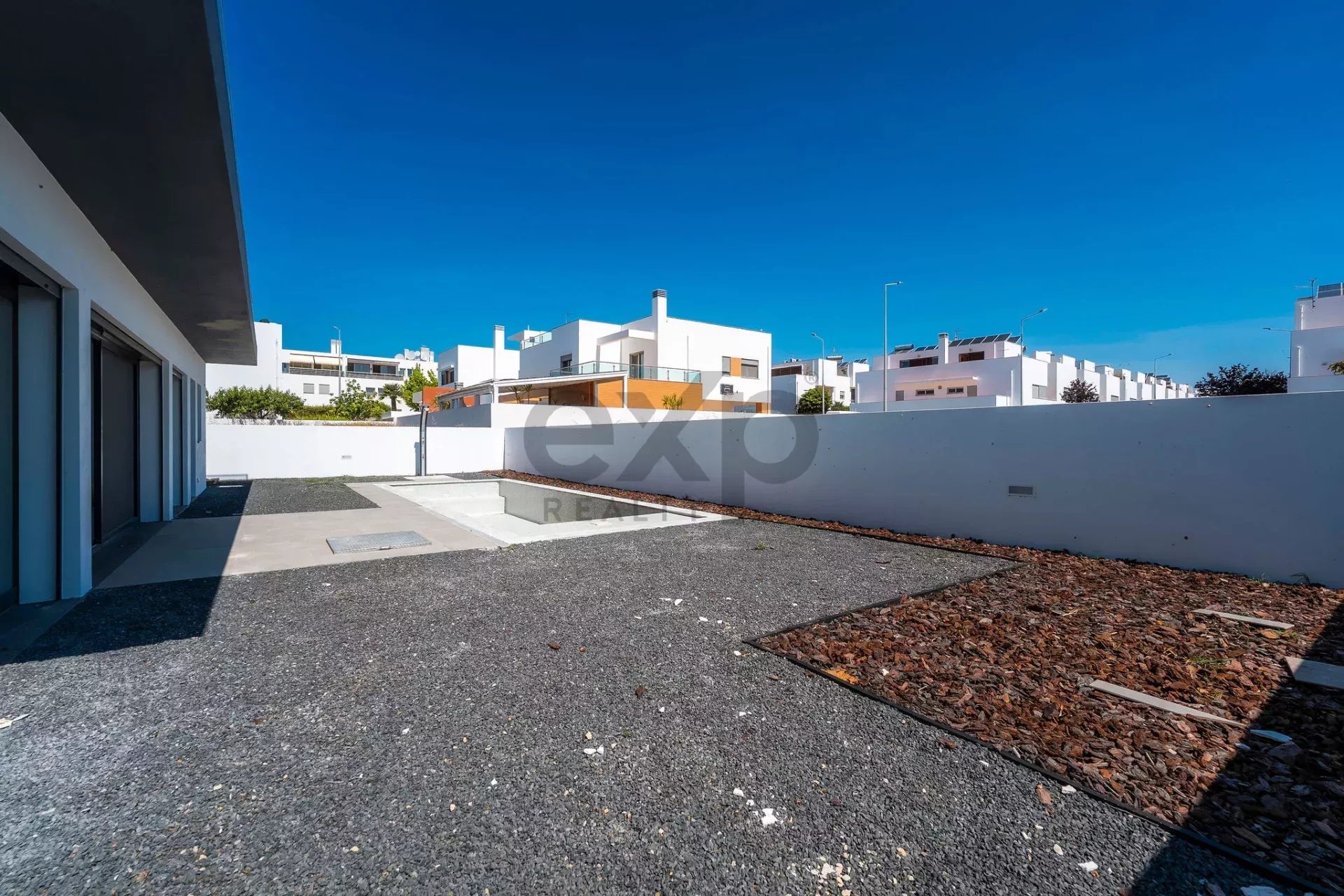 Contemporary Newly Built T6 Villa by Tavira Waterfront