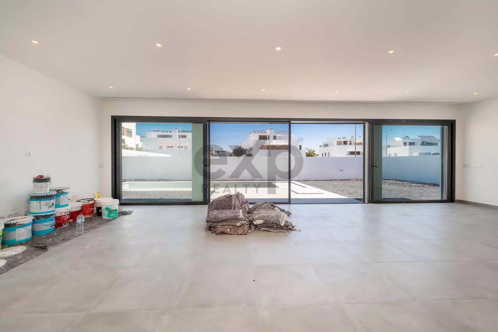 Contemporary Newly Built T6 Villa by Tavira Waterfront