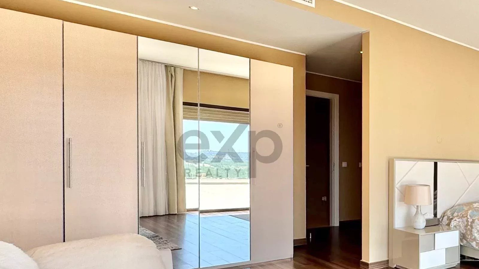 Luxury 4-bedroom villa of 437 m² with swimming pool – Mexilhoeira Grande, Portimão