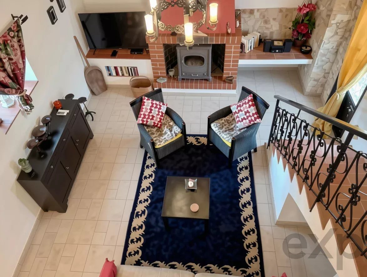 Exclusive property with five independent units and investment potential