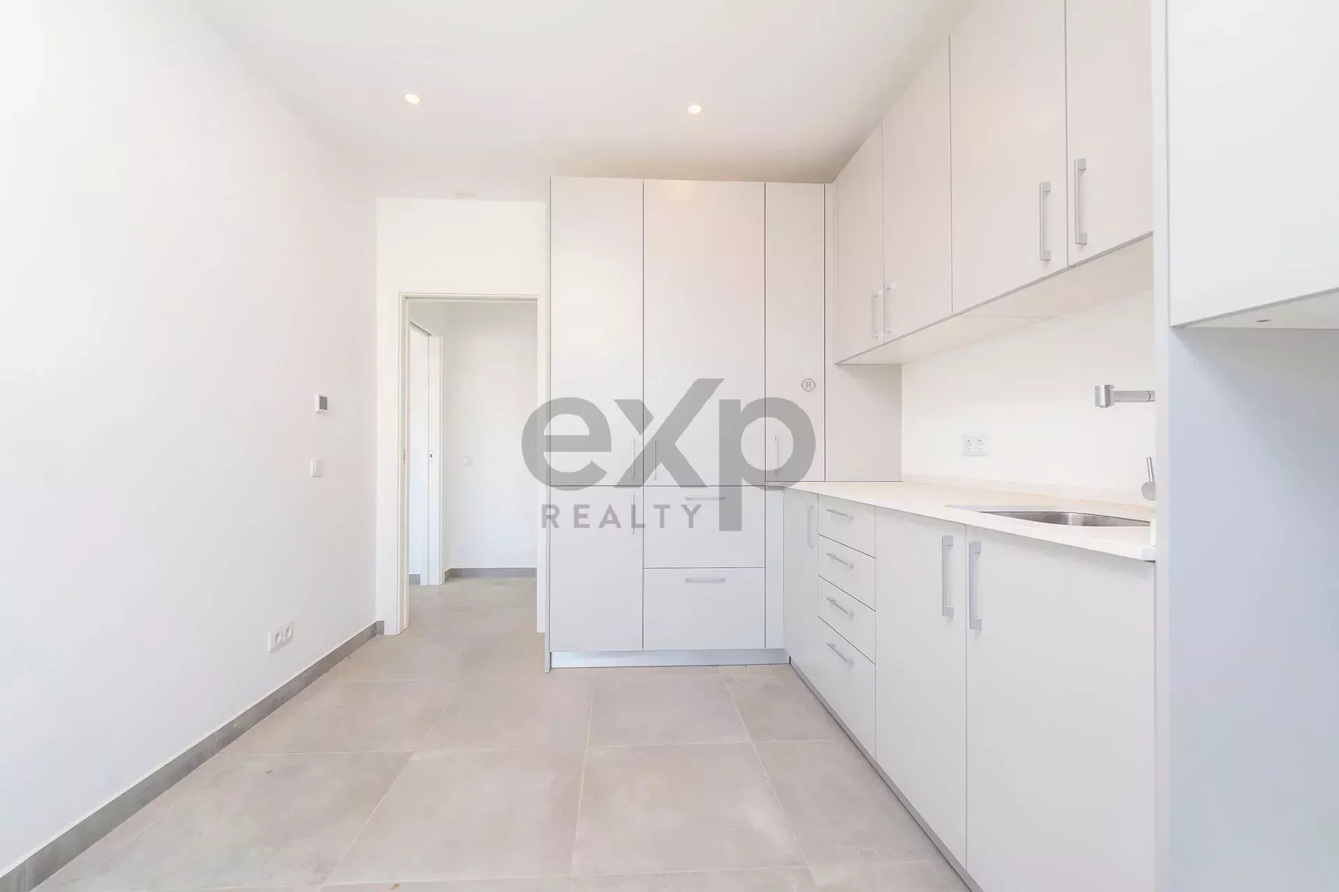 Contemporary Newly Built T6 Villa by Tavira Waterfront