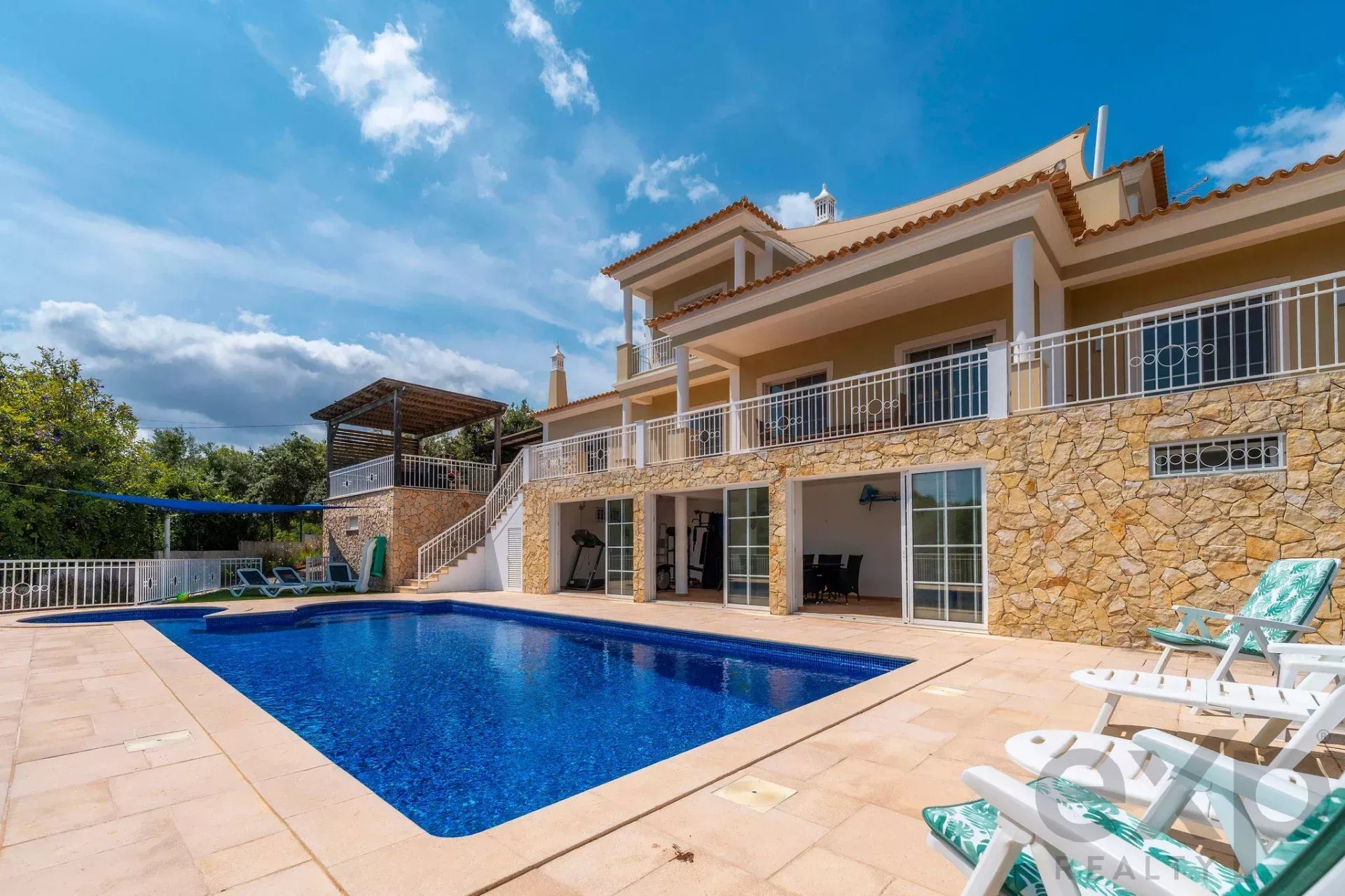 Four bedroom villa with open views and pool in São Bras de Alportel, Algarve