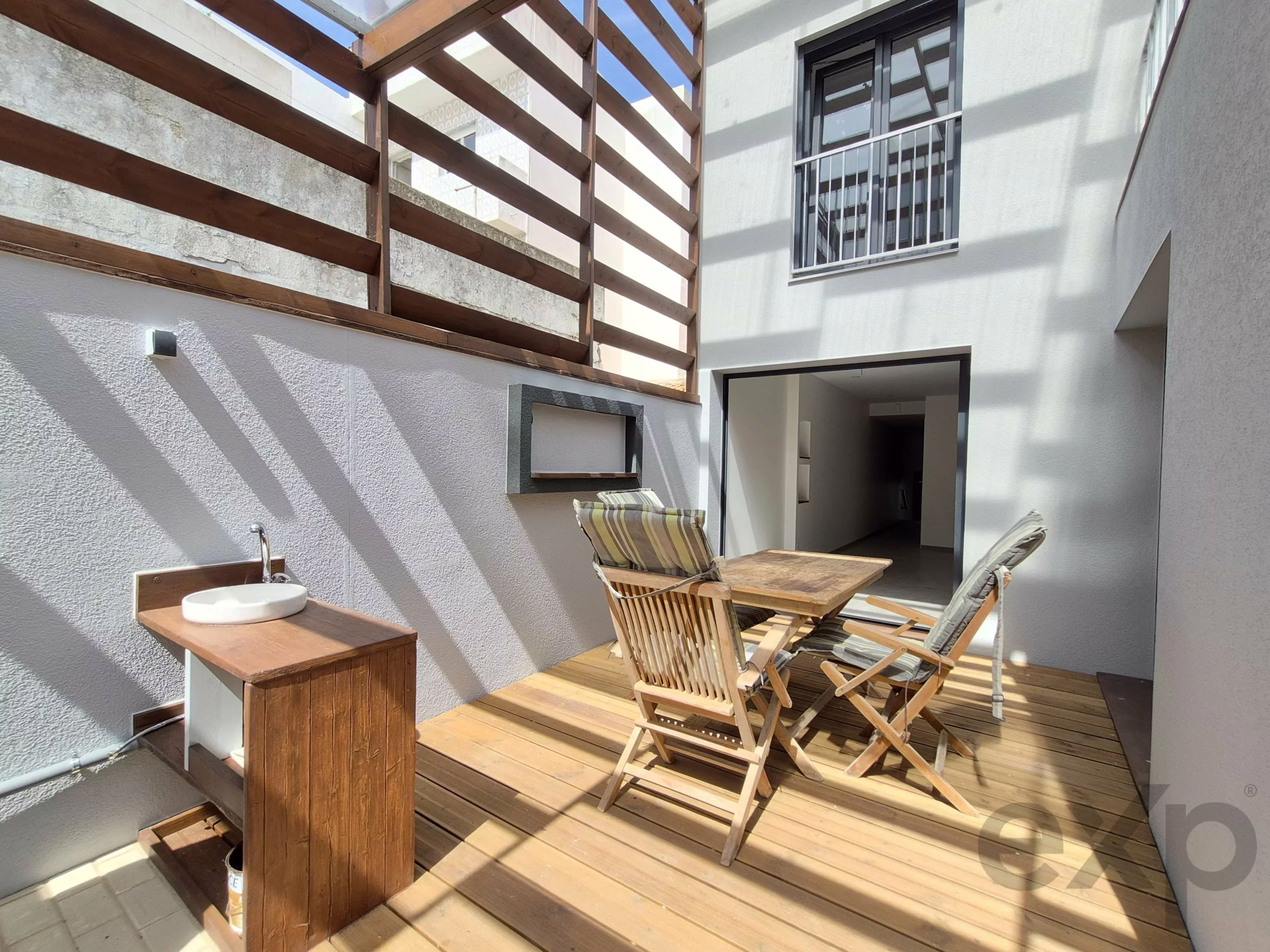 New house, 2 bedrooms, large patio, Alvor center