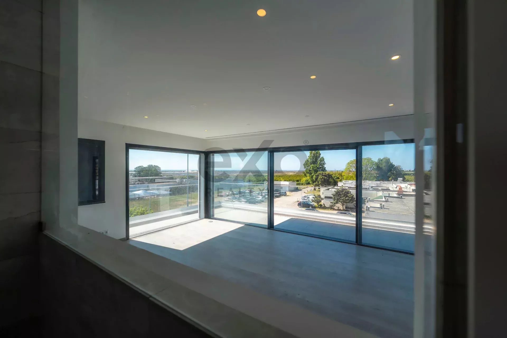 Contemporary Newly Built T6 Villa by Tavira Waterfront