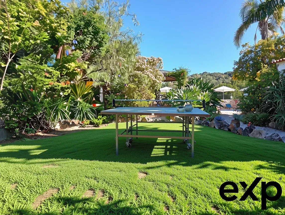 Exclusive property with five independent units and investment potential