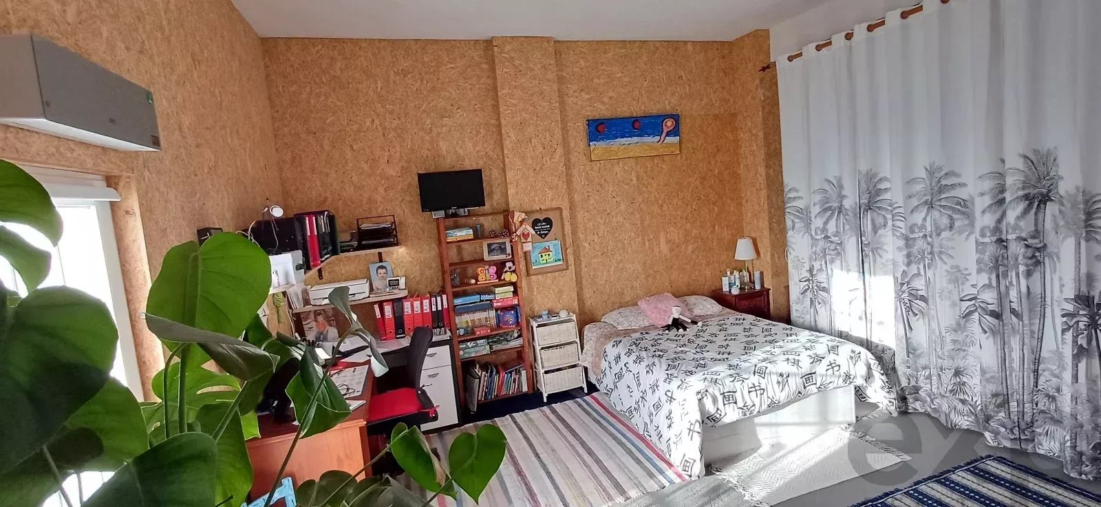 Mixed-use property with 150 m² commercial space, self-contained 2-bedroom apartment and 2,600 m² plot — 3 km from Loulé, Algarve