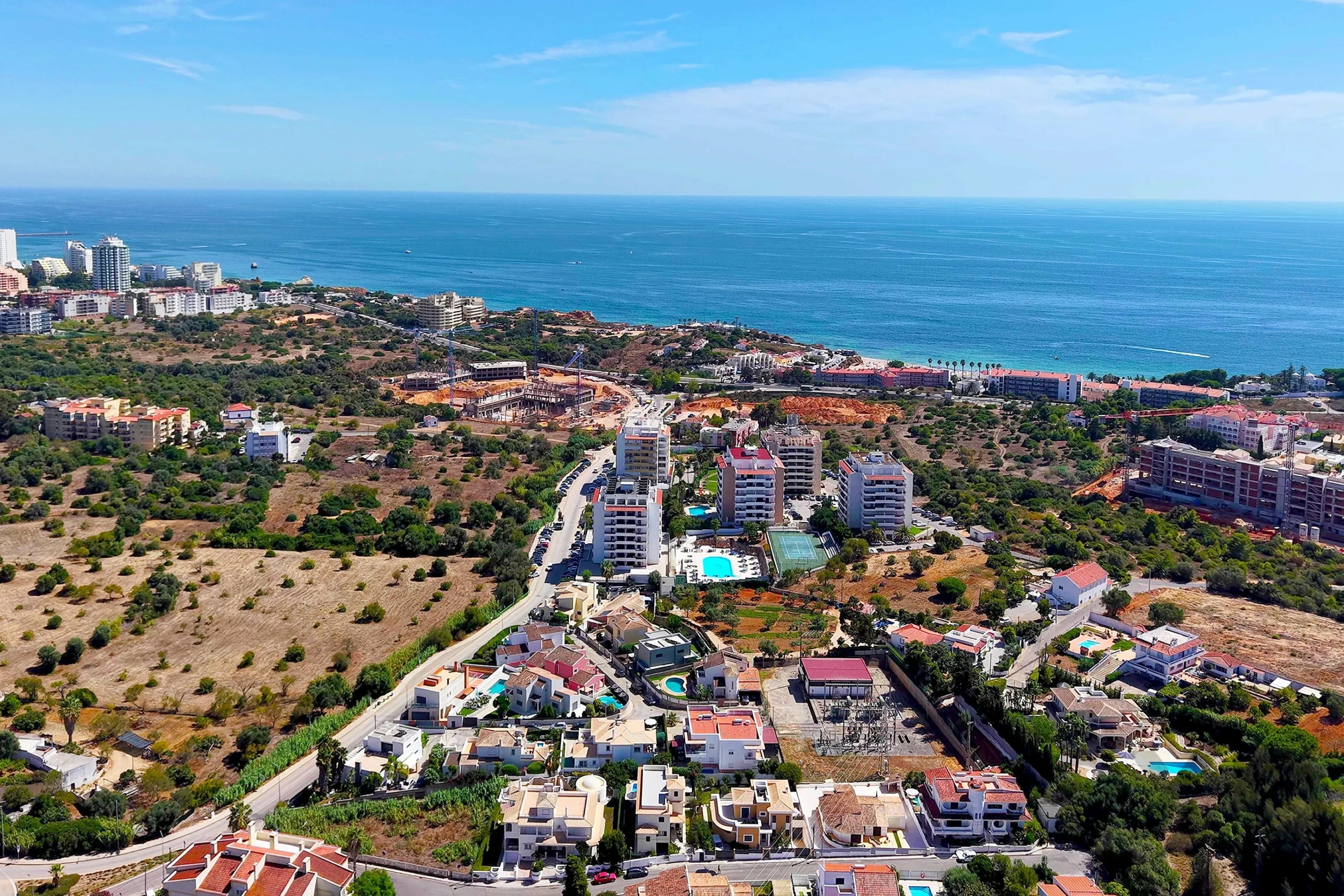 Detached villa with pool and garage, 5 minutes walk from Praia do Vau - Portimão