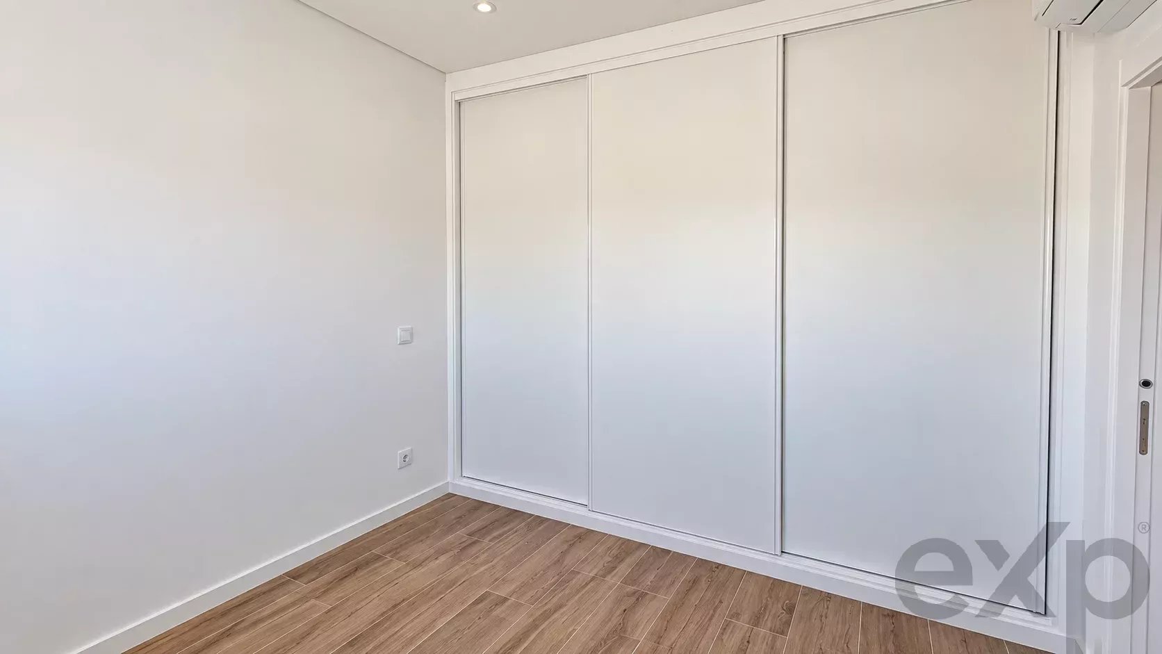 Maison neuve de 3 chambres à 5 minutes de la plage de Fuseta