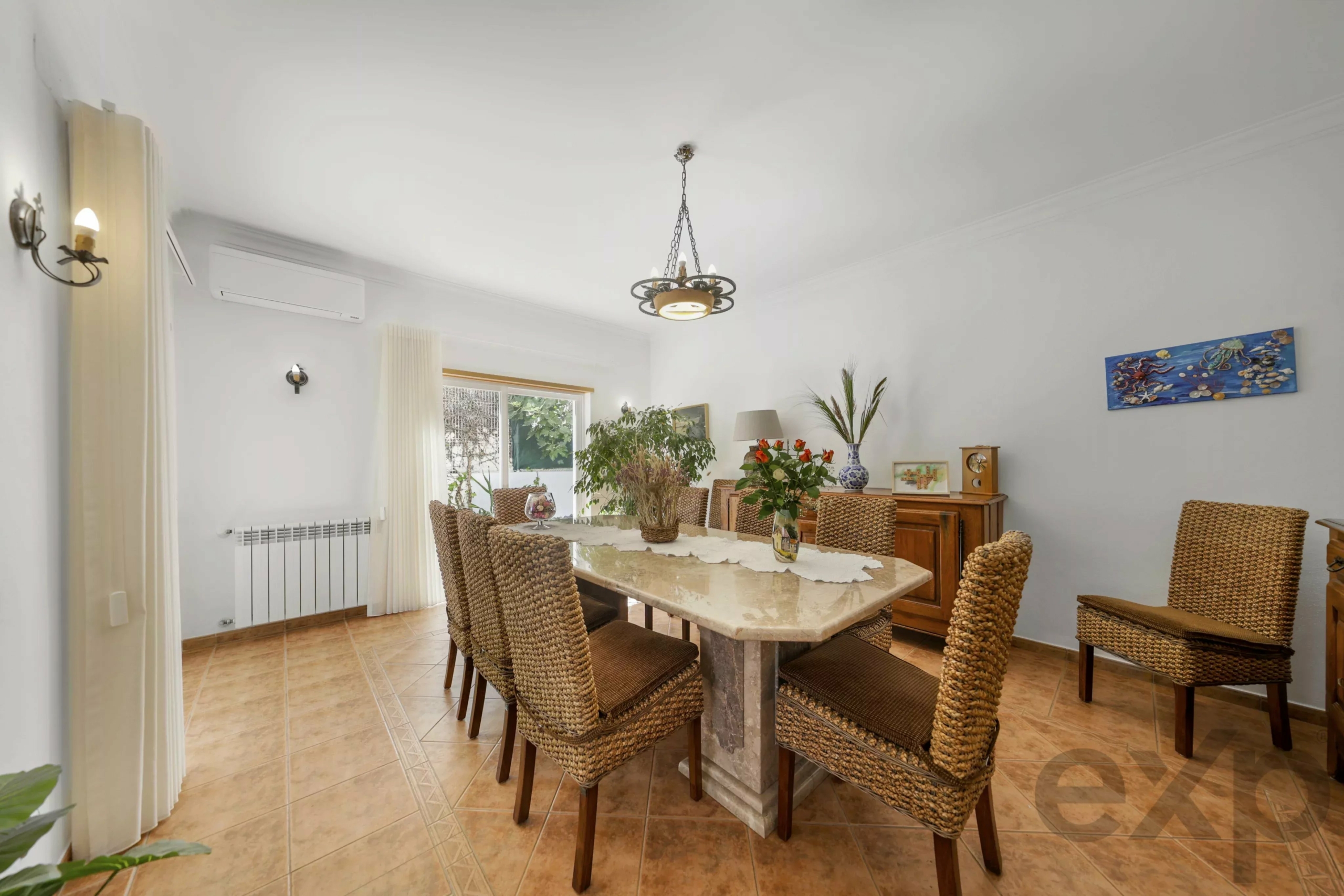 Detached villa with pool and garage, 5 minutes walk from Praia do Vau - Portimão