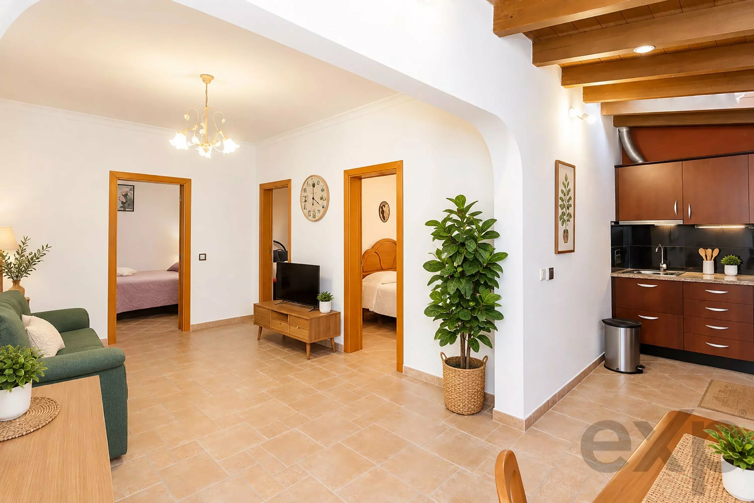 3-bedroom house with a separate studio next to the Ria Formosa