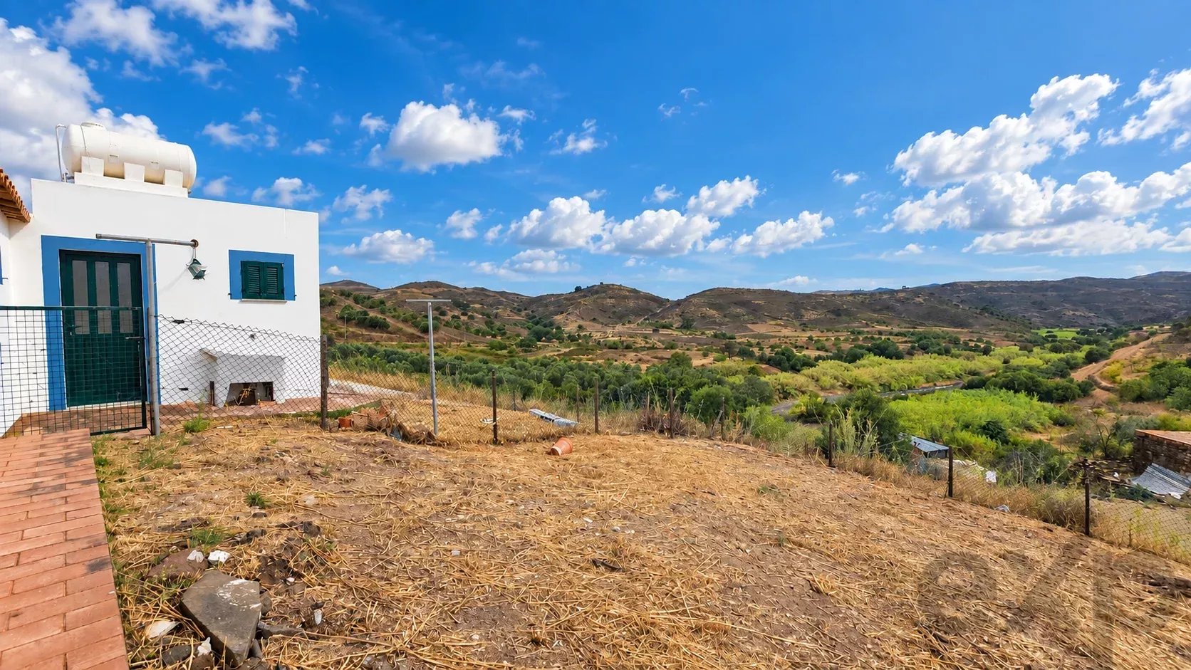 Two Independent Houses 10 minutes from Tavira