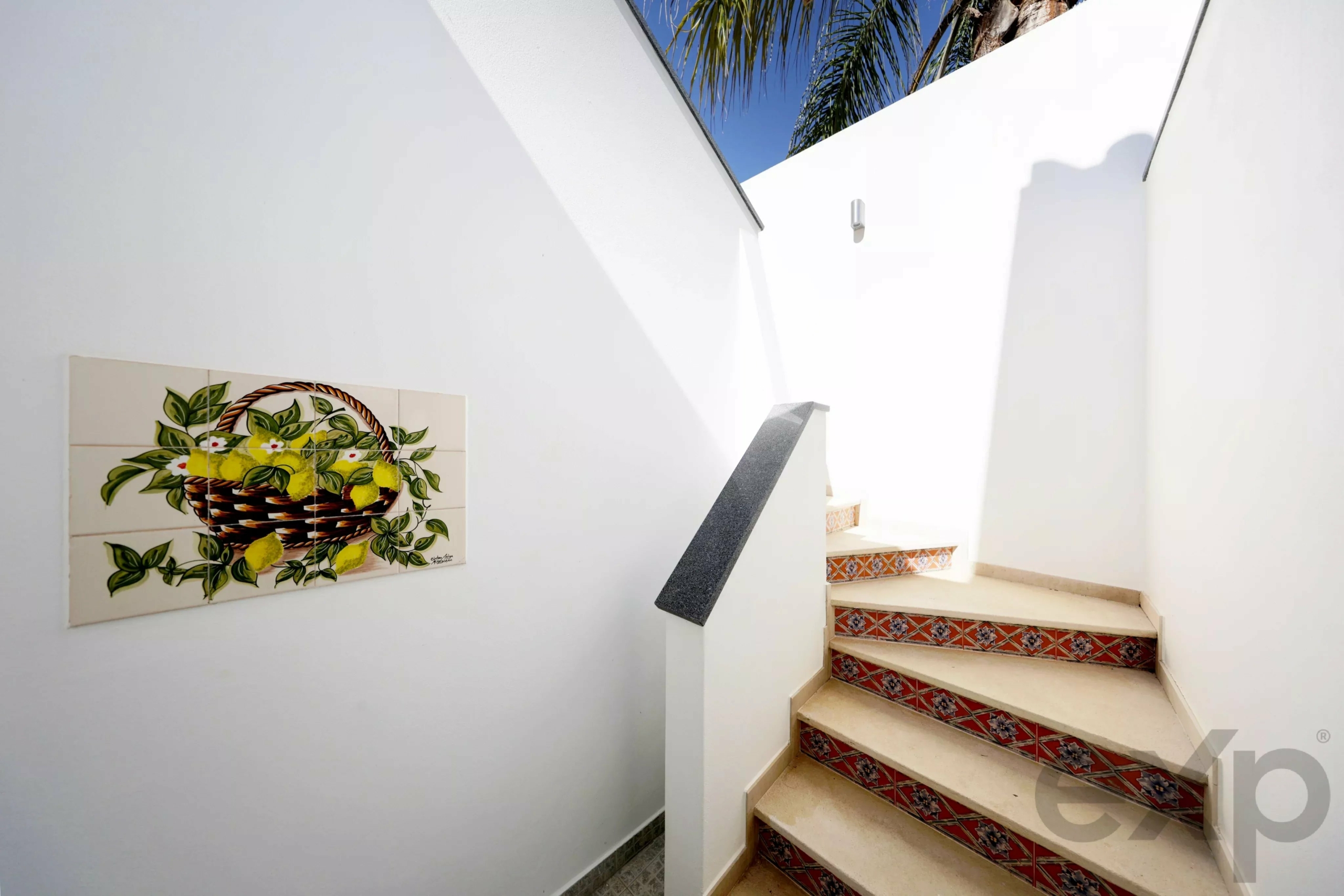 Detached villa with pool and garage, 5 minutes walk from Praia do Vau - Portimão