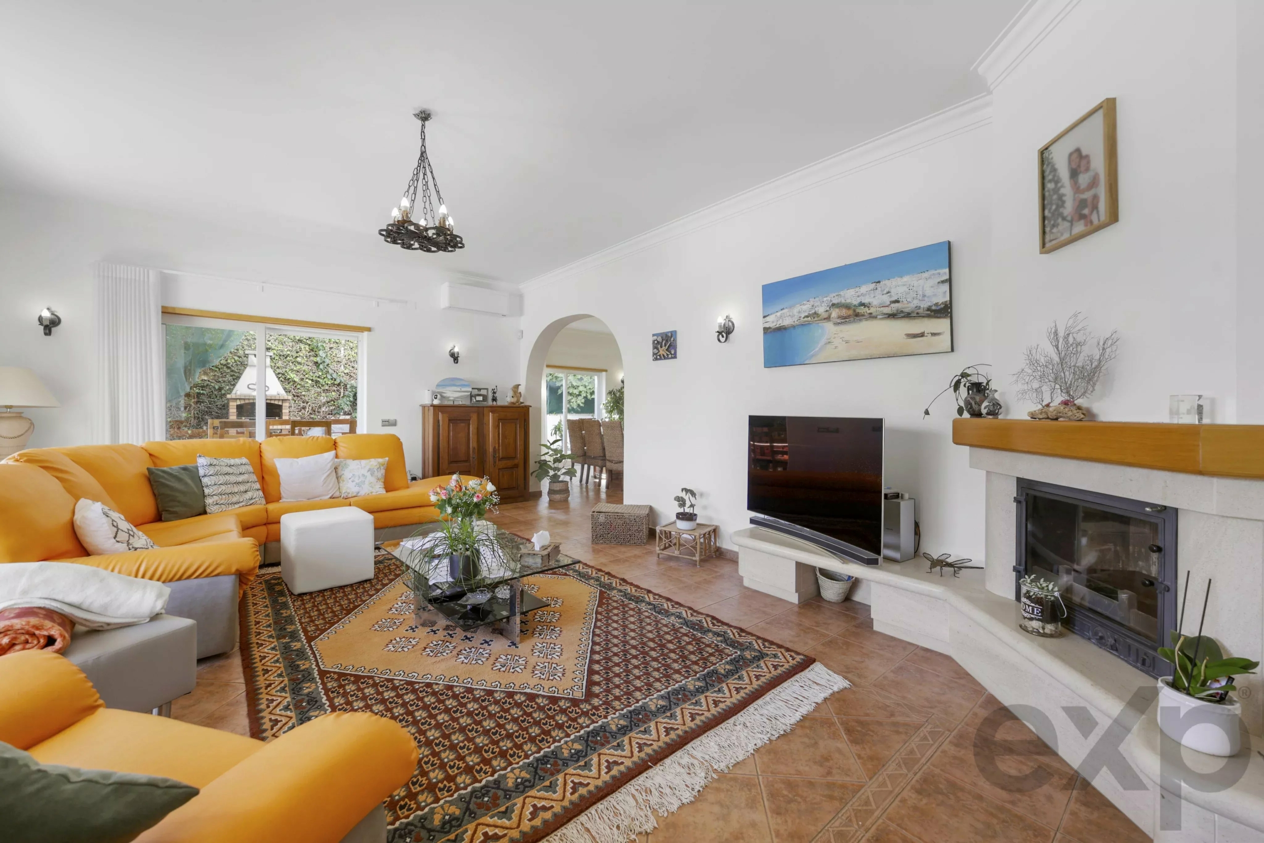 Detached villa with pool and garage, 5 minutes walk from Praia do Vau - Portimão