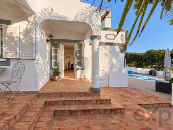 Single-story Housing in Monte São Miguel, Moncarapacho - Total Privacy and Panoramic Views