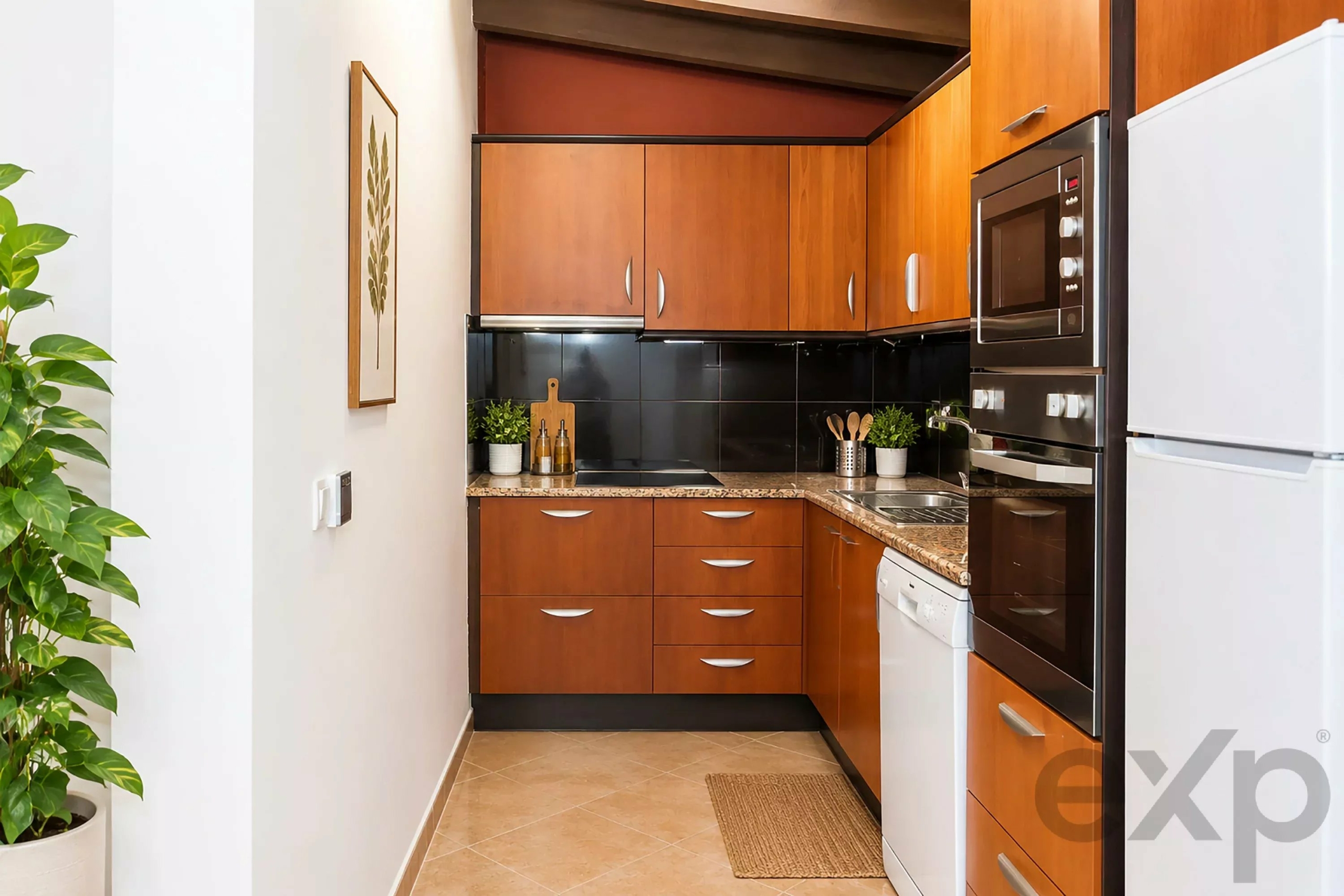 3-bedroom house with a separate studio next to the Ria Formosa