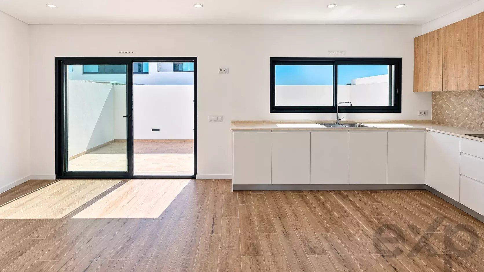 Maison neuve de 3 chambres à 5 minutes de la plage de Fuseta