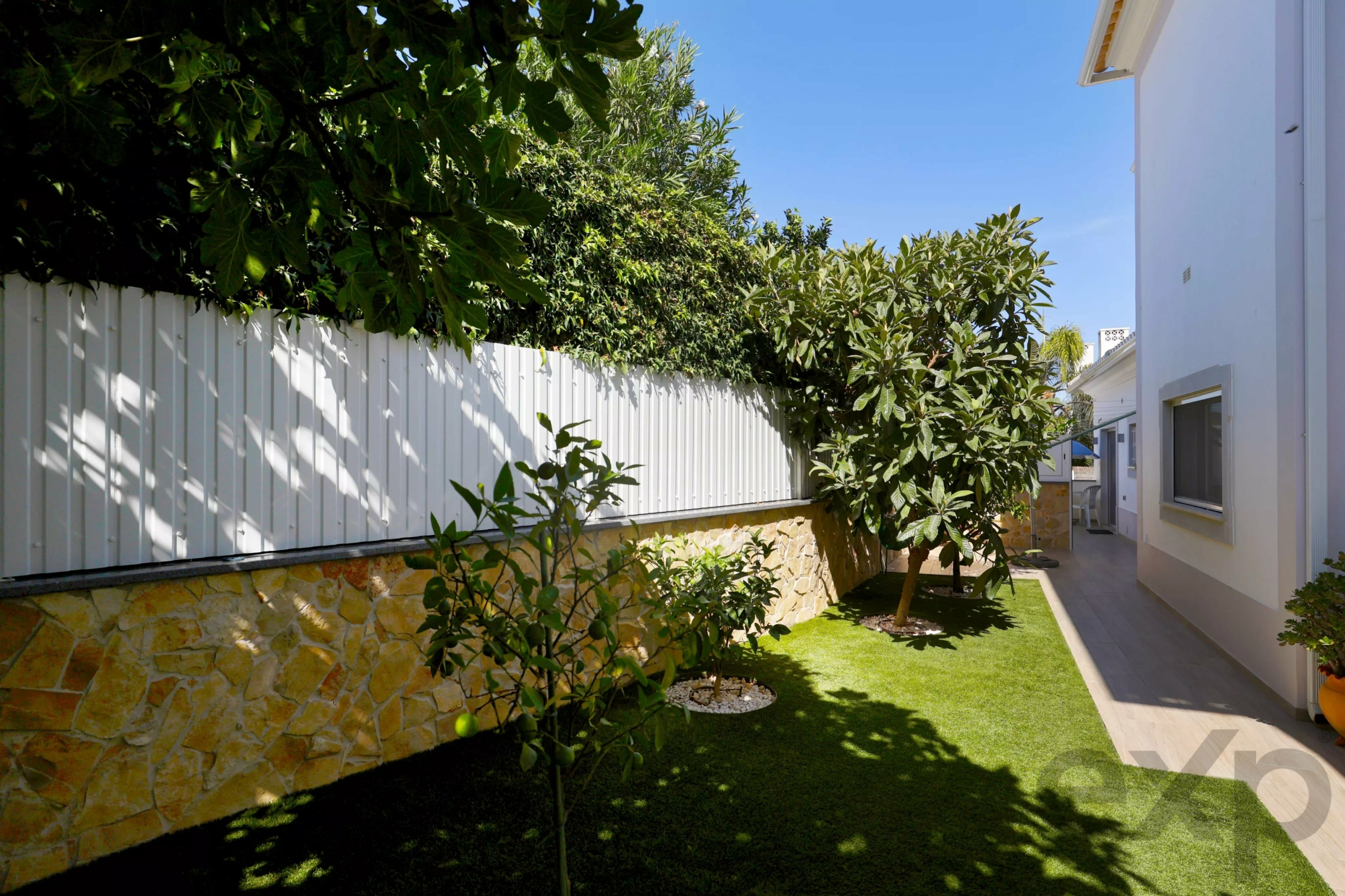 Detached villa with pool and garage, 5 minutes walk from Praia do Vau - Portimão